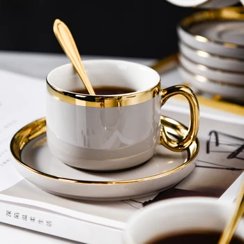 Елегантна сива керамика кафеена чаша със златно покритие за бизнес срещи и отдих